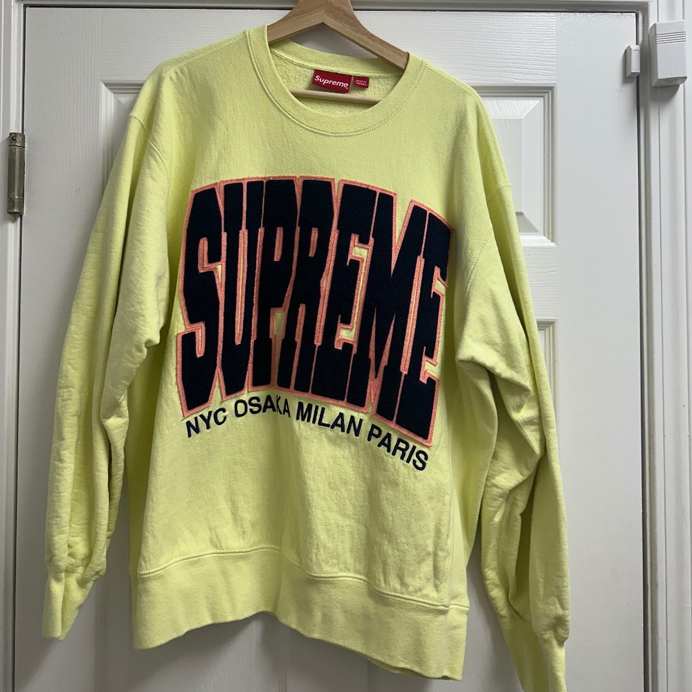 Supreme crewneck